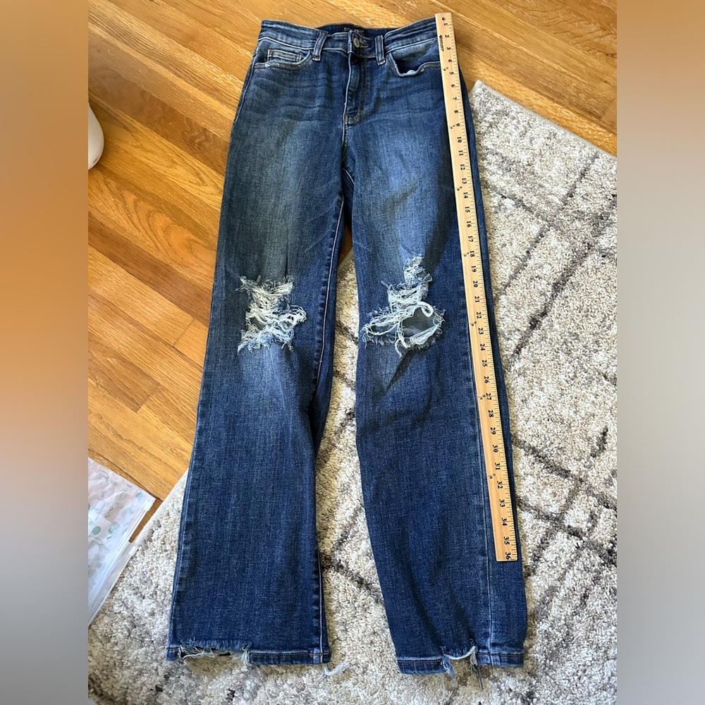 EUC Judy Blue Straight Leg Women's Jeans Size 3/26 Blue Medium Distressed Denim